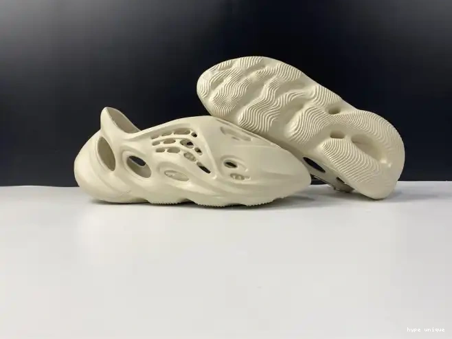 hype FY4567 Adidas RNNR Yeezy Foam Sand 0531